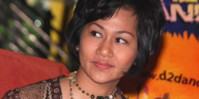 Ayu Diah Pasha: Pak Anand Keras Karena Keyakinan Ayu Diah Pasha: Pak Anand Keras Karena Keyakinan