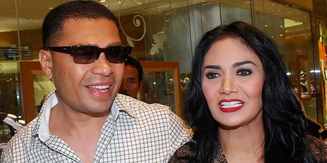 Air Mata Warnai Sungkeman Krisdayanti-Raul