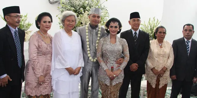 Krisdayanti - Raul Tak Berhenti Ucapkan Syukur Krisdayanti - Raul Tak Berhenti Ucapkan Syukur