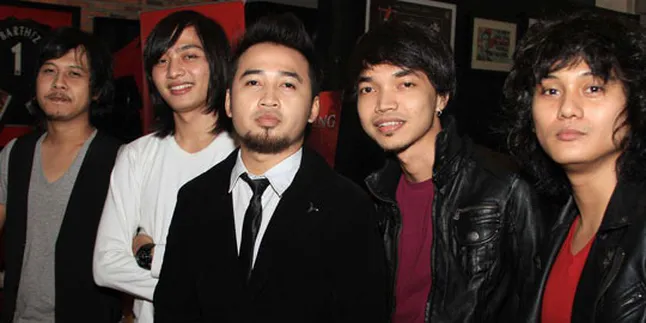 Album Kedua, Hello Band Tinggalkan Maroon 5