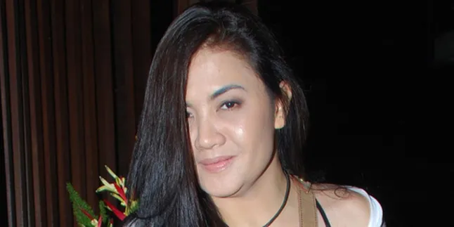 Cornelia Agatha: Musik Perancis Bahasanya Indah