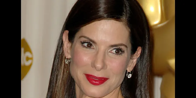Sandra Bullock Hibahkan Jutaan Dolar untuk Jepang