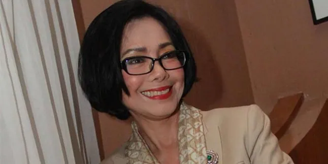 Poppy Dharsono Laporkan Tabloid ke Dewan Pers