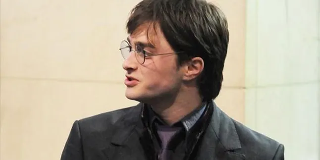 Dukung Pemuda Gay, Daniel Radcliffe Raih Award