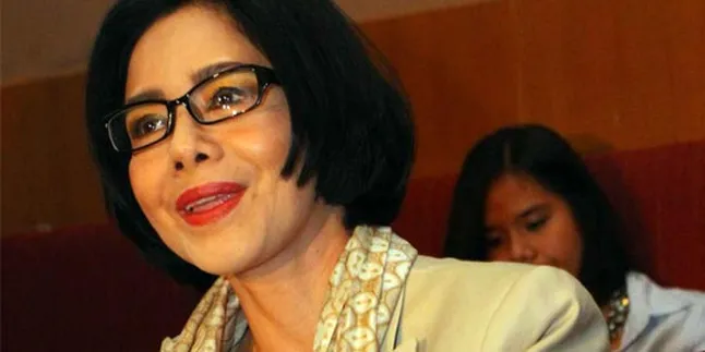 Poppy Dharsono: Betul-Betul Mencintai Pak Moer