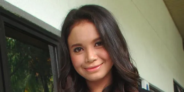 Rossa Akui Tak Bisa Buat Lagu