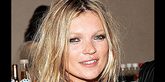 Pernikahan Meriah, Kate Moss Malah Bingung