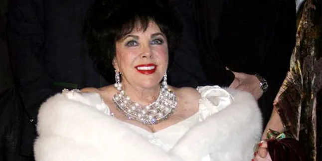 Elizabeth Taylor Terlambat ke Pemakamannya Sendiri