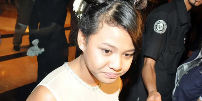 Aurel: Gaun Mimi Mirip Barbie