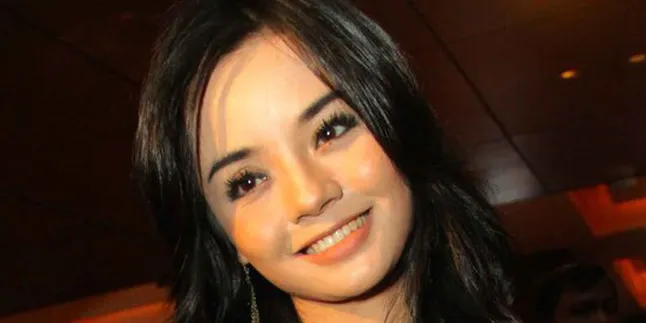 Gita Sinaga Tak Fanatik Dengan Barang Mahal