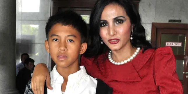Machica Mochtar Jauhkan Anak Dari Kasusnya