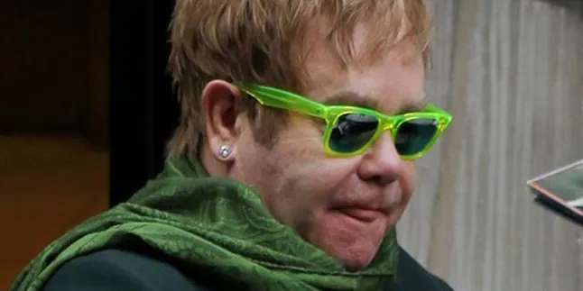 Elton John: Aku Adalah Wanita Modern
