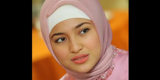 Gelar Pengajian, Marshanda Baca Puisi