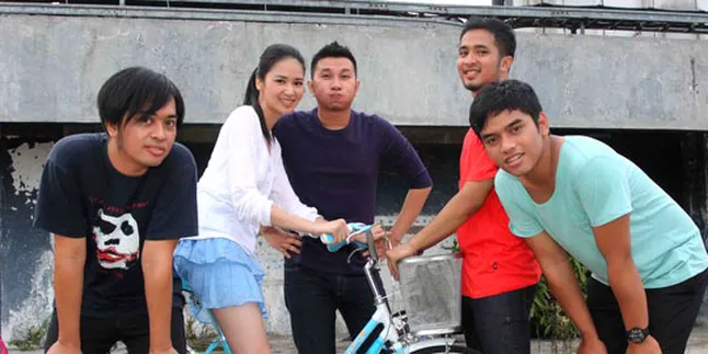 BEAN 'Suprise' Akting Bareng Laura Basuki