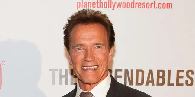Turun Pangkat, Arnold Schwarzenegger Jadi Superhero