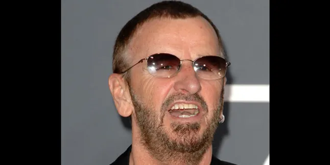 Ringo Starr Bimbing Penderita Kanker Otak