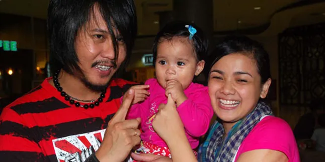 Nirina Zubir - Ernest, Nonton Bruno Mars Karena Anak