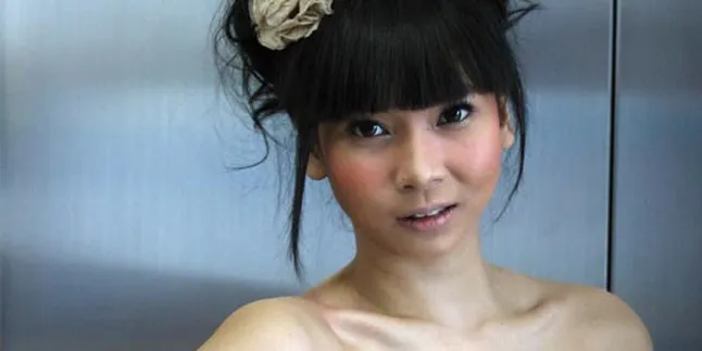 Maia - Mey Chan Tak Beban Recycle Lagu Nike Ardilla Maia - Mey Chan Tak Beban Recycle Lagu Nike Ardilla