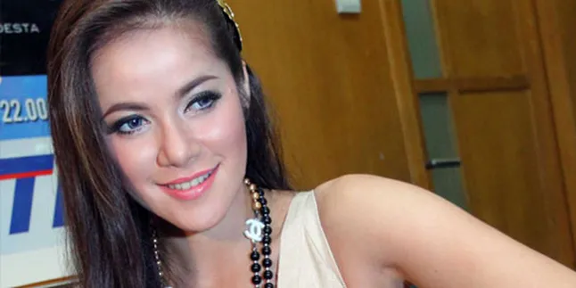 G-String Tembus Pandang, Olla Ramlan Minta Maaf