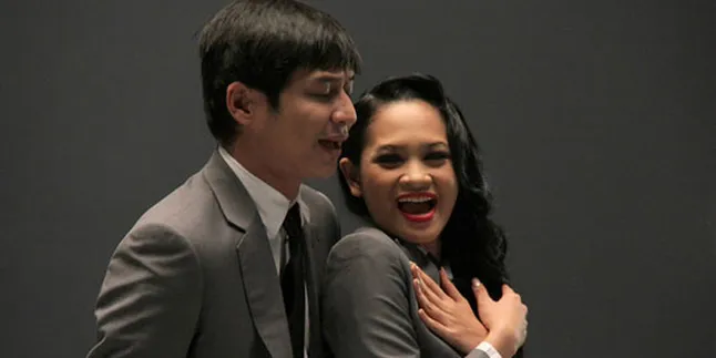 Pasha - Andien Saling Menyesuaikan