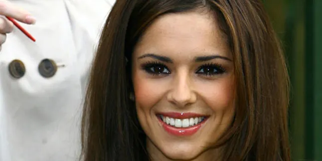 Asing, Cheryl Cole Tidak Akan Ubah Aksen