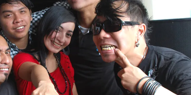 Kiki Mirano - Siska Salman Cerai Karena Beda Keyakinan