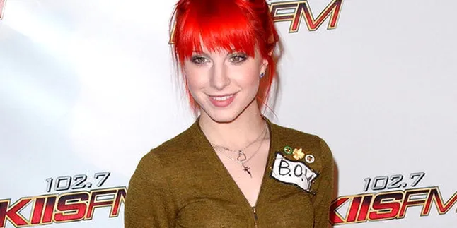 Jadi Cover Majalah, Hayley Williams Bimbang