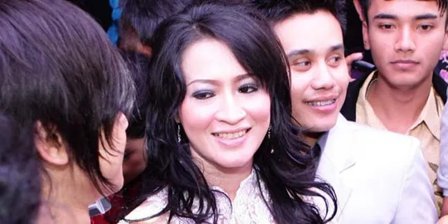 Okie Agustina Tak Beban Duet Bareng Pacar