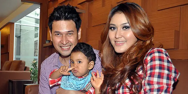 Nuri Shaden - Hikmal Abrar Tiap Hari Beri Kado Anak