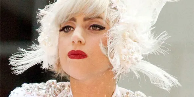 Kaki Berdarah, GaGa Tetap Menari