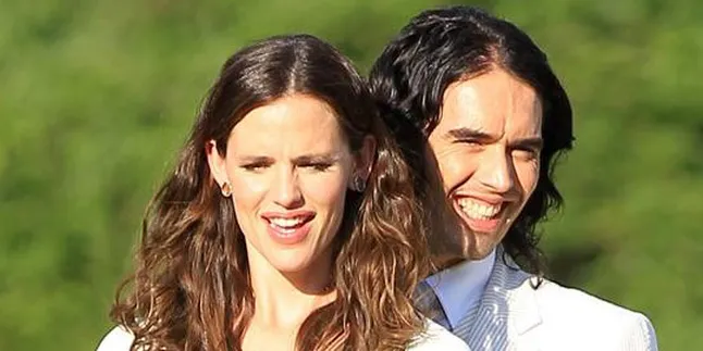 Jennifer Garner Hafal Bagian 'Dalam' Russel Brand! Jennifer Garner Hafal Bagian 'Dalam' Russel Brand!