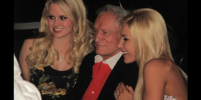 Beda 64 Tahun, Hugh Hefner Pesta Ultah Bareng Anak