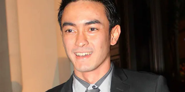 Zumi Zola Tinggalkan Dunia Keartisan