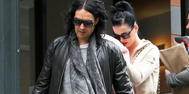 OMG! Russell Brand Kirim Surat Cinta ke Ibu Katy Perry!