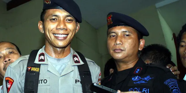 Pedagang VCD Terima Kasih Pada Norman Kamaru