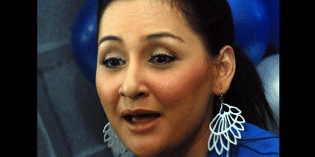 Main Bareng, Mona Ratuliu CLBK?