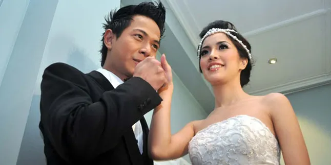 Delon - Jeslin Wang Gelar Pernikahan Private