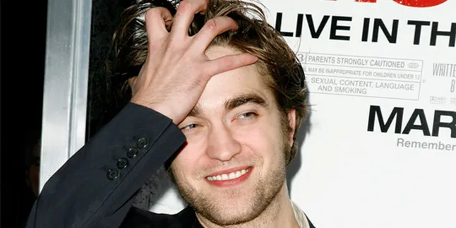 Robert Pattinson Patah Hati Pada Gajah? Robert Pattinson Patah Hati Pada Gajah?