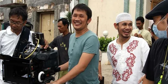 Tweeps: Keren, Film 'TANDA TANYA' Ungkap Realita di Indonesia Tweeps: Keren, Film 'TANDA TANYA' Ungkap Realita di Indonesia