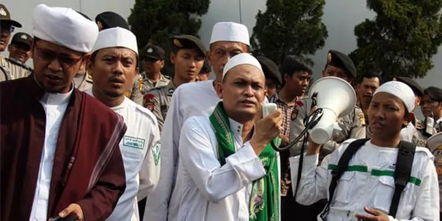 FPI Juga Demo Film 13 Cara Memanggil Setan FPI Juga Demo Film 13 Cara Memanggil Setan