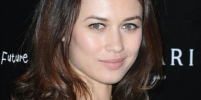 Olga Kurylenko Jadi 'THE EXPATRIATE' Olga Kurylenko Jadi 'THE EXPATRIATE'