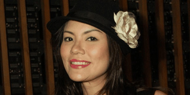 Aline Adita Menikah?