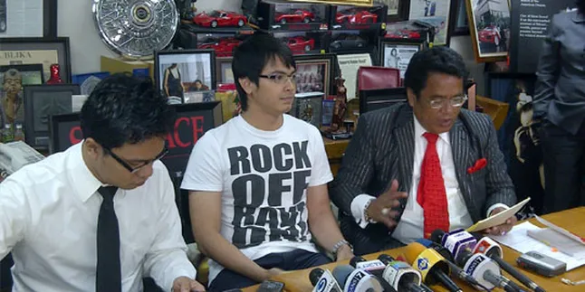 Ibunda Tania Ingin Putrinya Cerai Dari Tommy