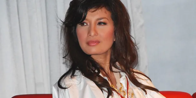 Hindari Kanker Payudara, Arzetti Bilbina 'Massage' Sendiri