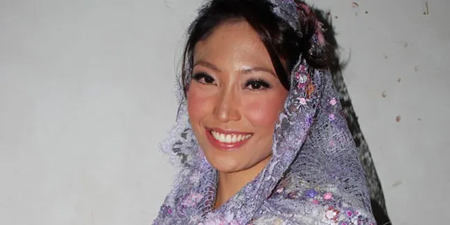 Ayu Dewi Tetap 'Move On' Tanpa Zumi Zola