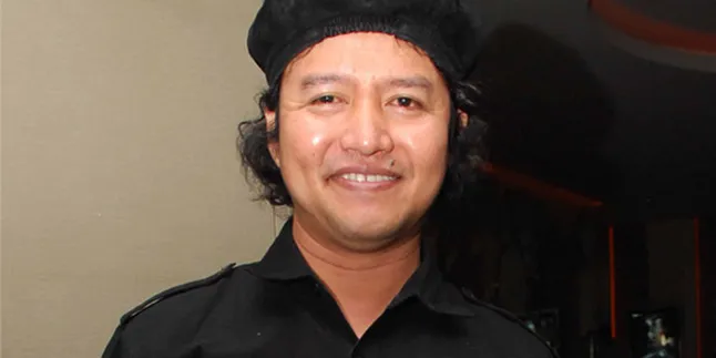 Andrea Hirata: Saya Dirayu Sampai 5 Tahun