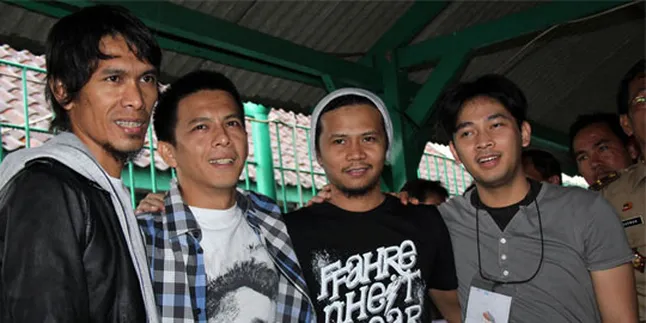 Peterpan Dukung Single Ariel