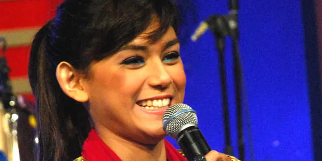 Tunangan, Thalita Latief Kurang Selangkah Lagi