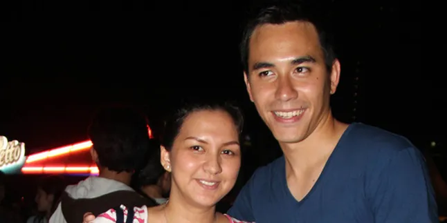 Darius Sinathrya Takjub Lihat Maroon 5