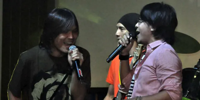 Ari Lasso dan Once Spontan Tampil Sepanggung